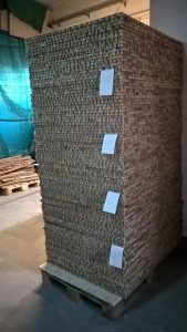 Produkcja papierowych płyt typu plaster miodu, cięcie płyt na przekładki, płyty oklejone HDF, inne, nietypowe projekty.