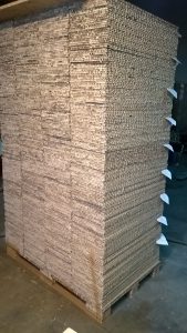Produkcja papierowych płyt typu plaster miodu, cięcie płyt na przekładki, płyty oklejone HDF, inne, nietypowe projekty.