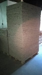 Produkcja papierowych płyt typu plaster miodu, cięcie płyt na przekładki, płyty oklejone HDF, inne, nietypowe projekty.