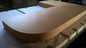 Produkcja papierowych płyt typu plaster miodu, cięcie płyt na przekładki, płyty oklejone HDF, inne, nietypowe projekty.